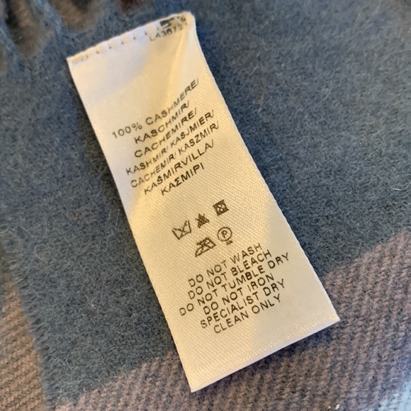 100% Cashmere Burberry Scarf - Picture 5 of 5
